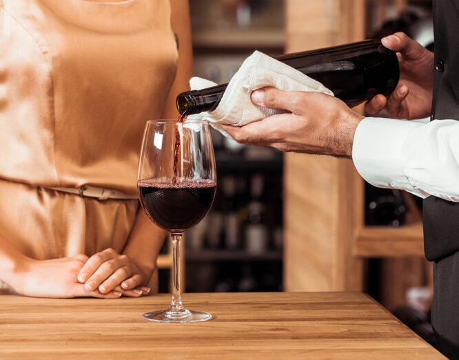 yacht-wines-servizi-jacopo-mola-evidenza